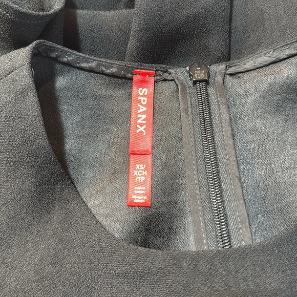 Spanx Black Sleeveless Blouse Sz XS - Picture 5 of 6